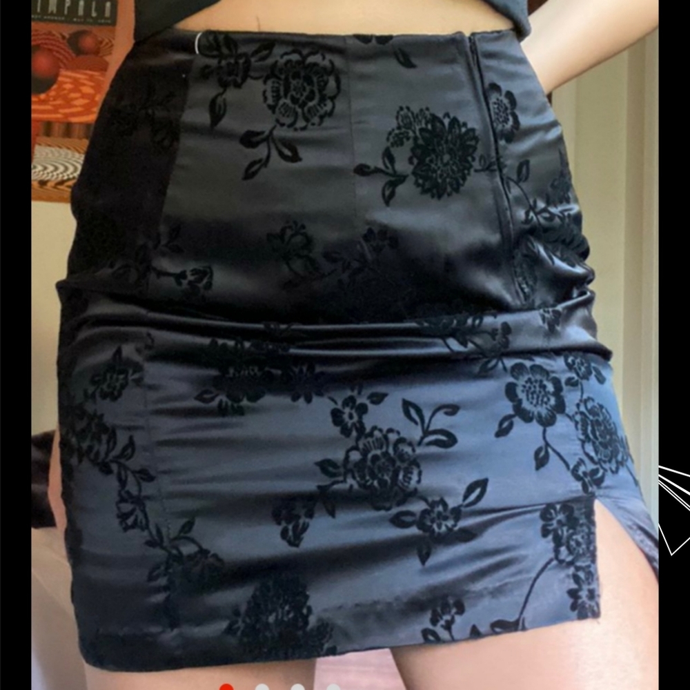 Vintage floral mini skirt